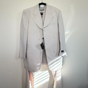 IL Canto Cream 3PC Suit for Men NWT